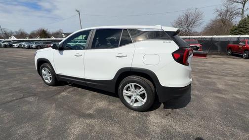 White 2022 GMC Terrain SLE