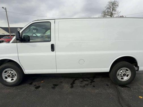 2024 GMC Savana 2500 Work Van