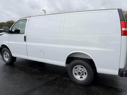 2025 GMC Savana 2500 Work Van