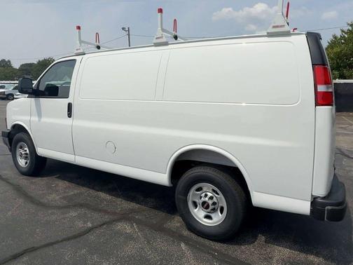 2025 GMC Savana 2500 Work Van