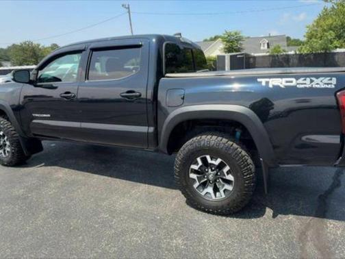 2018 Toyota Tacoma SR