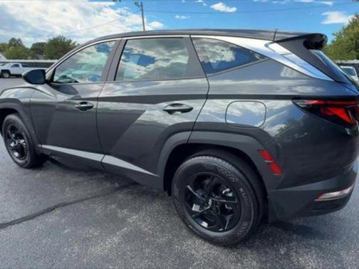 2023 Hyundai TUCSON SE
