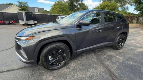 2023 Hyundai TUCSON SE