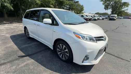 2019 Toyota Sienna XLE