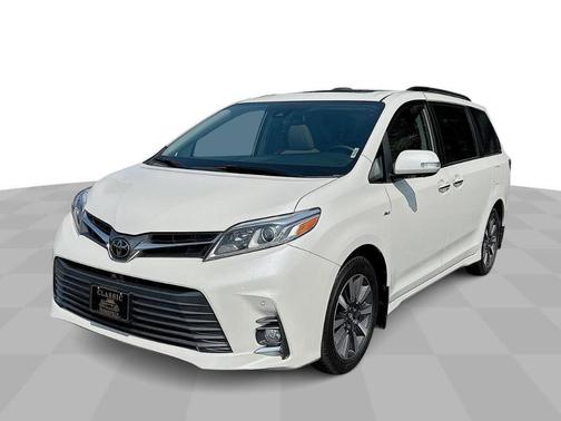 2019 Toyota Sienna XLE