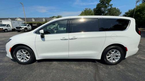2023 Chrysler Voyager LX