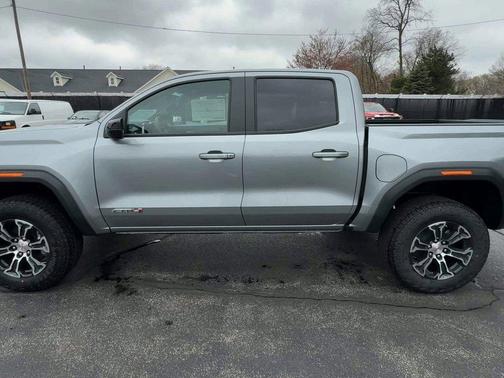 2025 GMC Canyon AT4