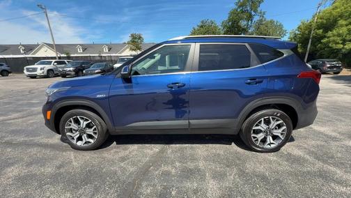 Blue 2021 Kia Seltos EX