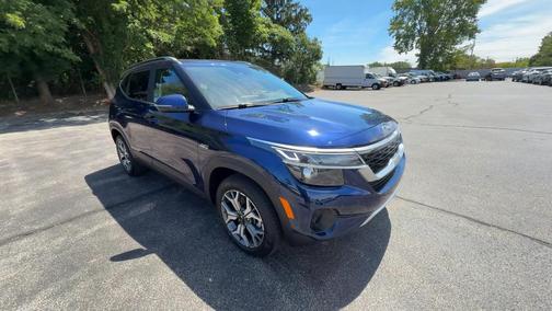 Blue 2021 Kia Seltos EX
