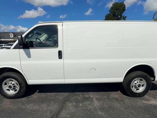 2023 GMC Savana 2500 Work Van