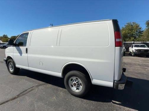 2023 GMC Savana 2500 Work Van