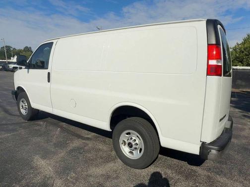 2023 GMC Savana 2500 Work Van