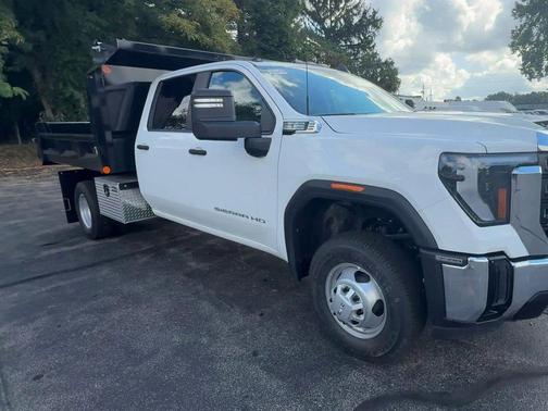 2025 GMC Sierra 3500 Pro