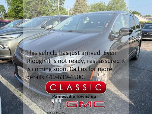 2023 Chrysler Voyager LX
