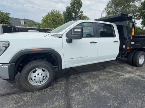 2025 GMC Sierra 3500 Pro