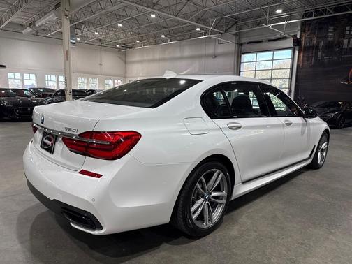 2016 BMW 750 i xDrive