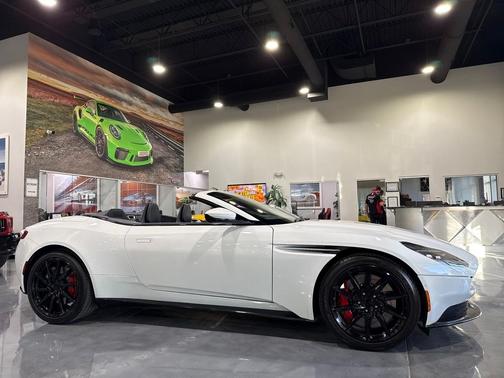 2019 Aston Martin DB11 Volante