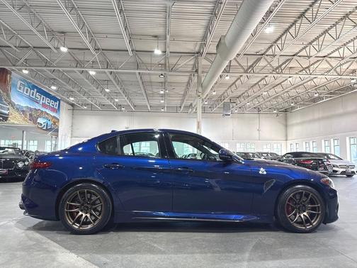 2017 Alfa Romeo Giulia Quadrifoglio