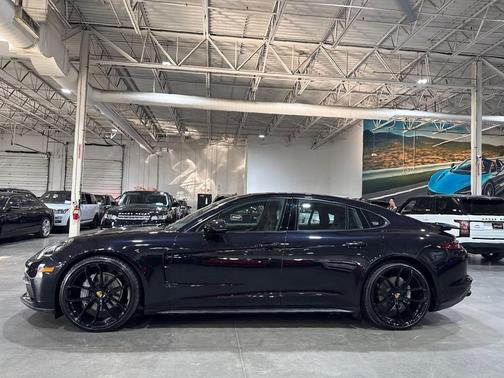 2018 Porsche Panamera 4