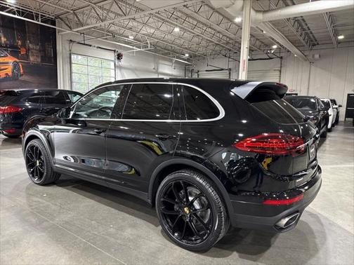 2016 Porsche Cayenne Base