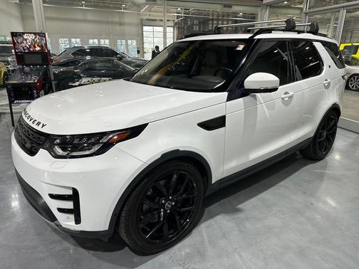 Fuji White 2018 Land Rover Discovery HSE