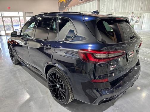 2021 BMW X5 M50i