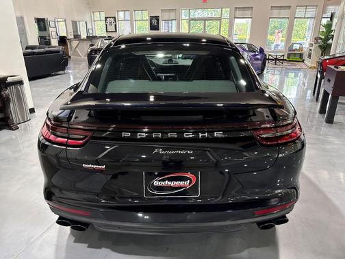 Jet Black Metallic 2018 Porsche Panamera 4