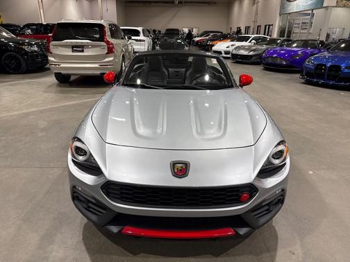 2019 FIAT 124 Spider Base