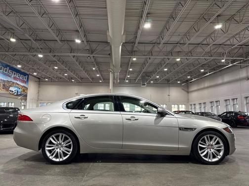 2017 Jaguar XF 35t Prestige