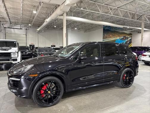 2014 Porsche Cayenne GTS