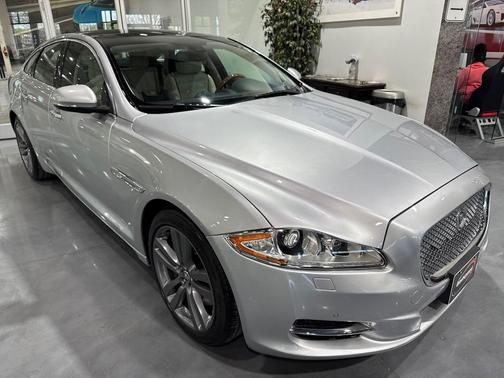 Rhodium Silver 2013 Jaguar XJ Base