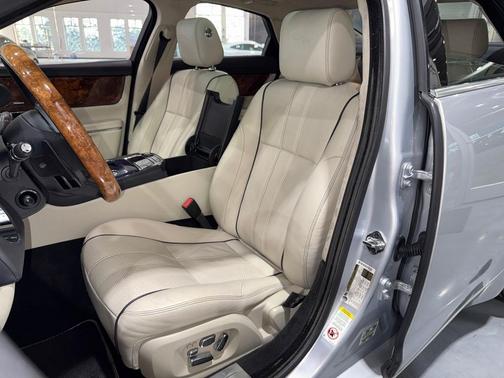 Rhodium Silver 2013 Jaguar XJ Base