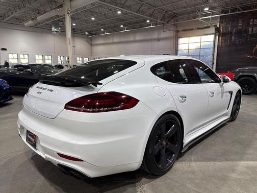 2015 Porsche Panamera GTS