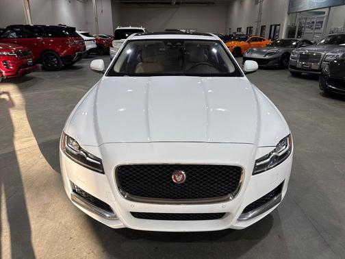 2017 Jaguar XF 35t Prestige