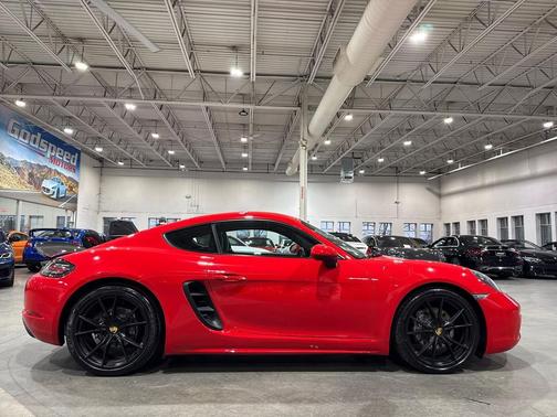 2017 Porsche 718 Cayman T