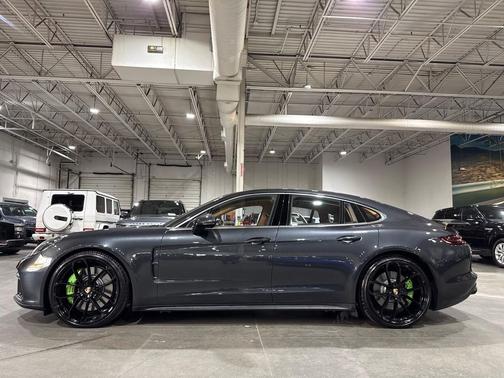 2017 Porsche Panamera Turbo