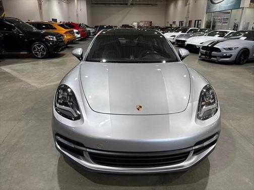 2018 Porsche Panamera Base