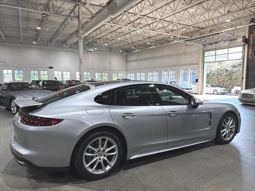 2018 Porsche Panamera Base