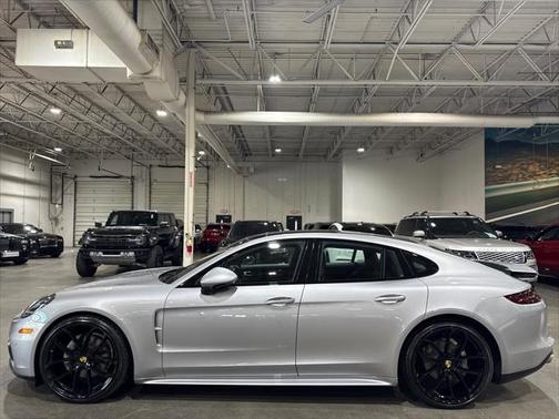 2018 Porsche Panamera Base