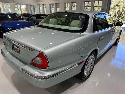 Seafrost 2006 Jaguar XJ Vanden Plas