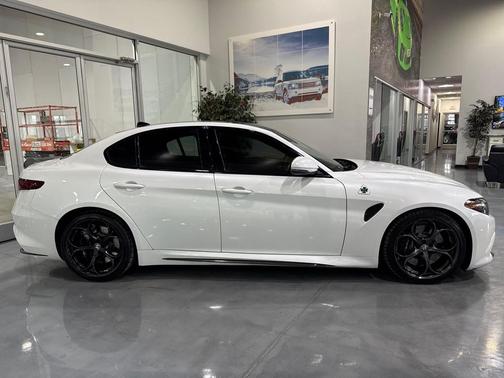 2017 Alfa Romeo Giulia Quadrifoglio