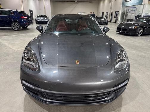 2017 Porsche Panamera 4