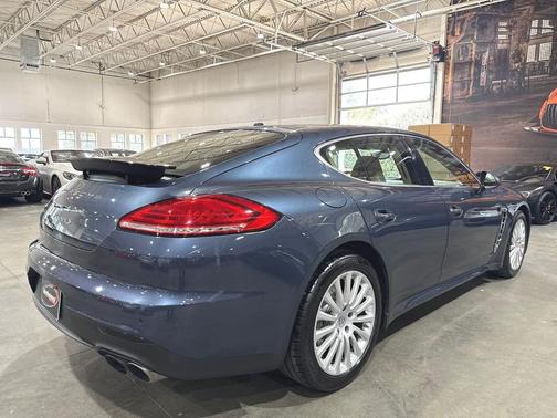 2014 Porsche Panamera 4