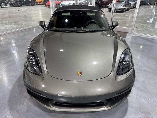 Aventurine Green Metallic 2021 Porsche 718 Boxster T