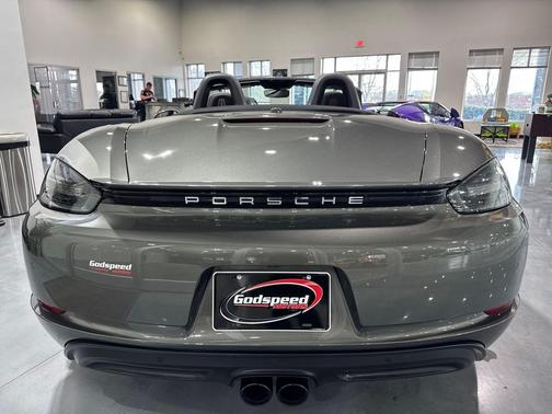 Aventurine Green Metallic 2021 Porsche 718 Boxster T