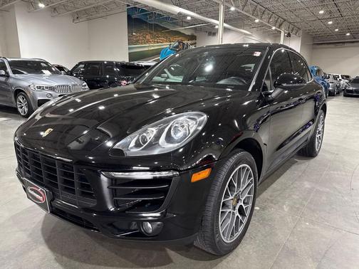 2017 Porsche Macan Sport Design Pkg $53K MSRP