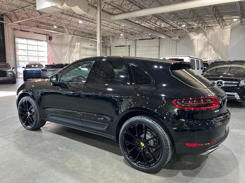 2017 Porsche Macan Sport Design Pkg $53K MSRP
