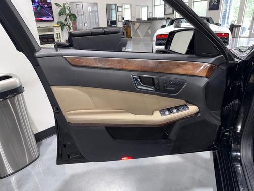 Black 2010 Mercedes-Benz E-Class 4MATIC