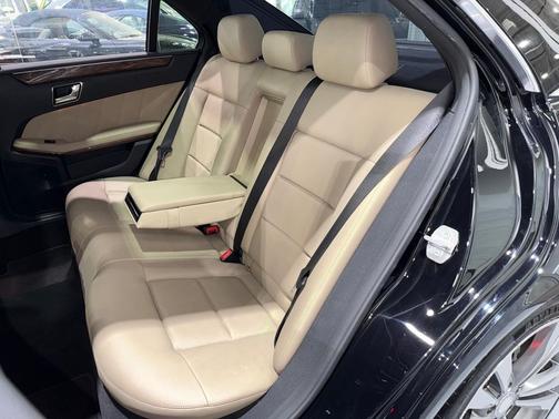Black 2010 Mercedes-Benz E-Class 4MATIC