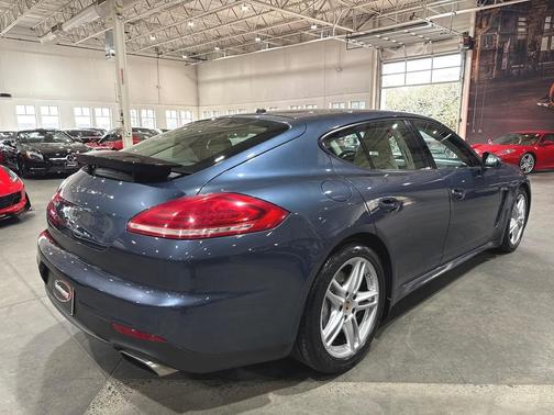 2014 Porsche Panamera 4